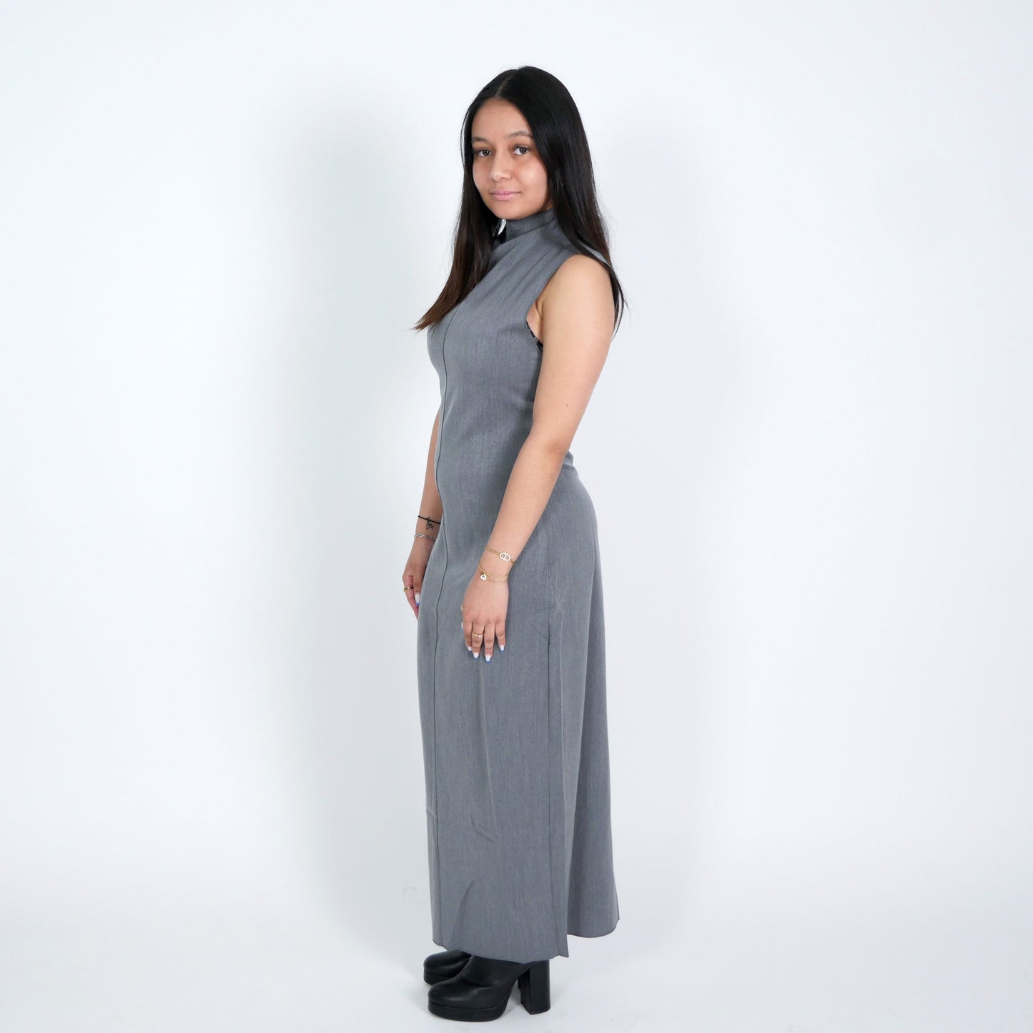 Long gray sleeveless dress