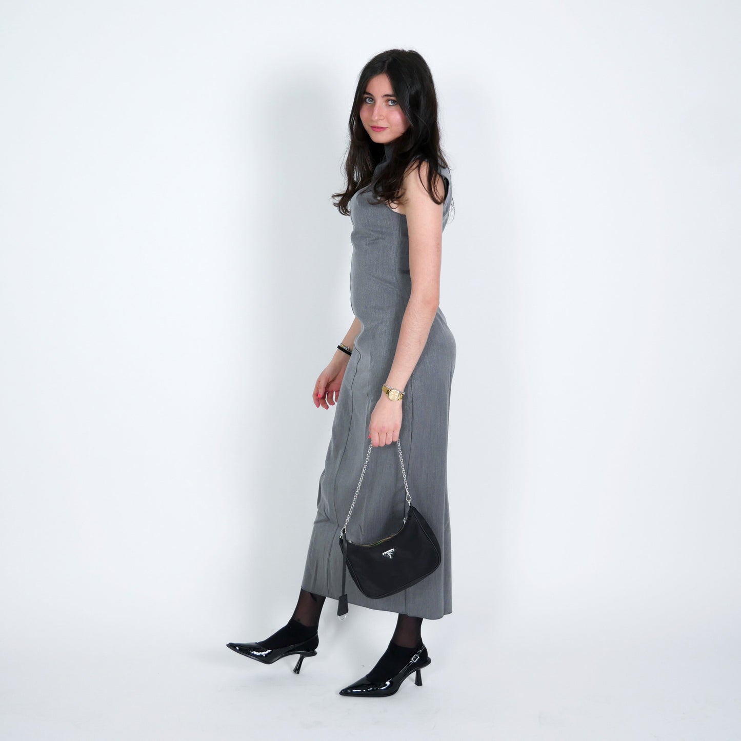 Long gray sleeveless dress