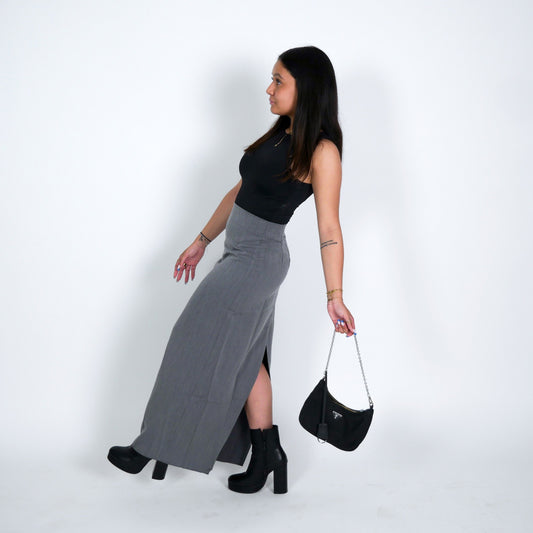 High waisted gray skirt